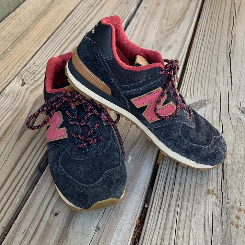New Balance boys size 3 ML574OTD Black/Earth Red running training  shoes 574